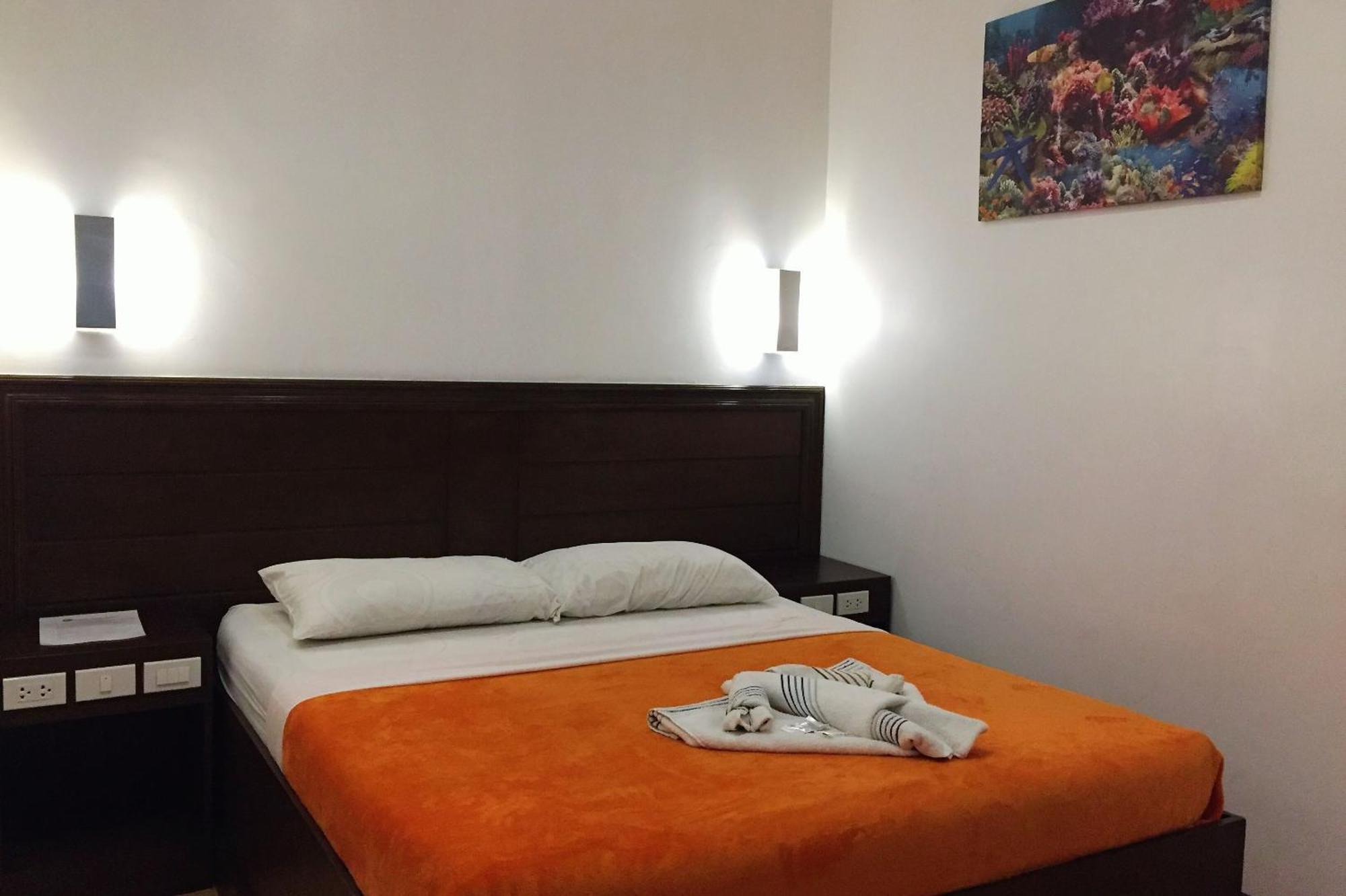 Pearli View Hotel Iloilo Powered By Cocotel Bilik gambar