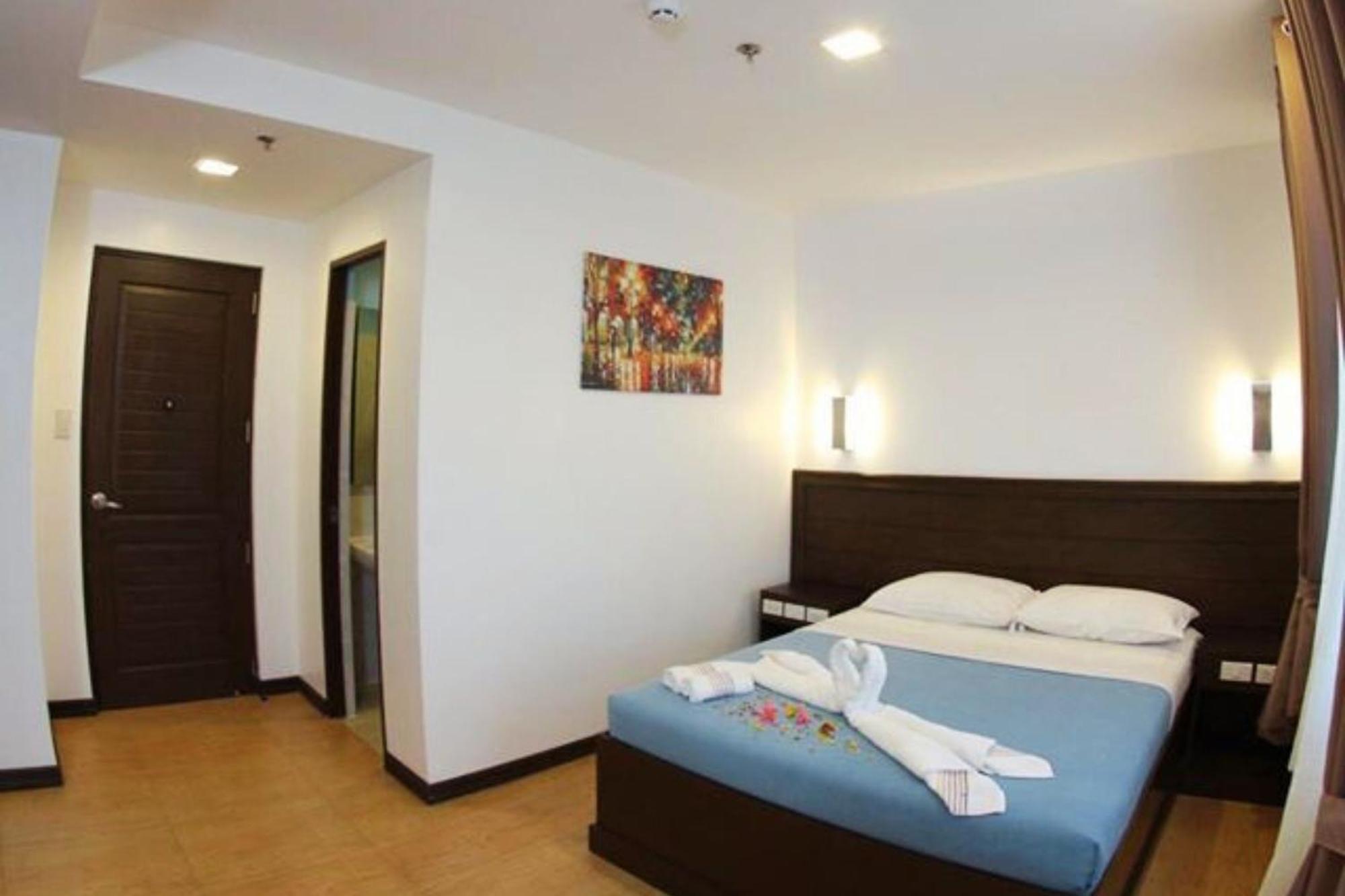 Pearli View Hotel Iloilo Powered By Cocotel Bilik gambar